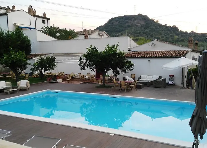 Malena 农家乐 Amica